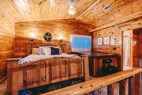 The Haven Cabin With Indoor Hot Tub - $175 Avg/night