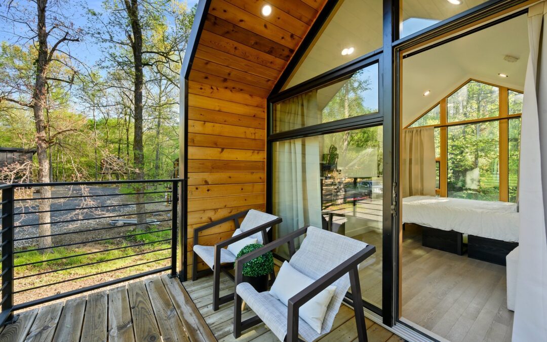Treehouse Cabins: Cardinal Cove